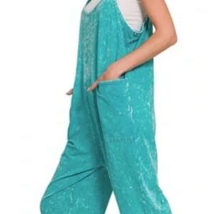 Zenana Oversized Onesie Jumper With Pockets Size S/M